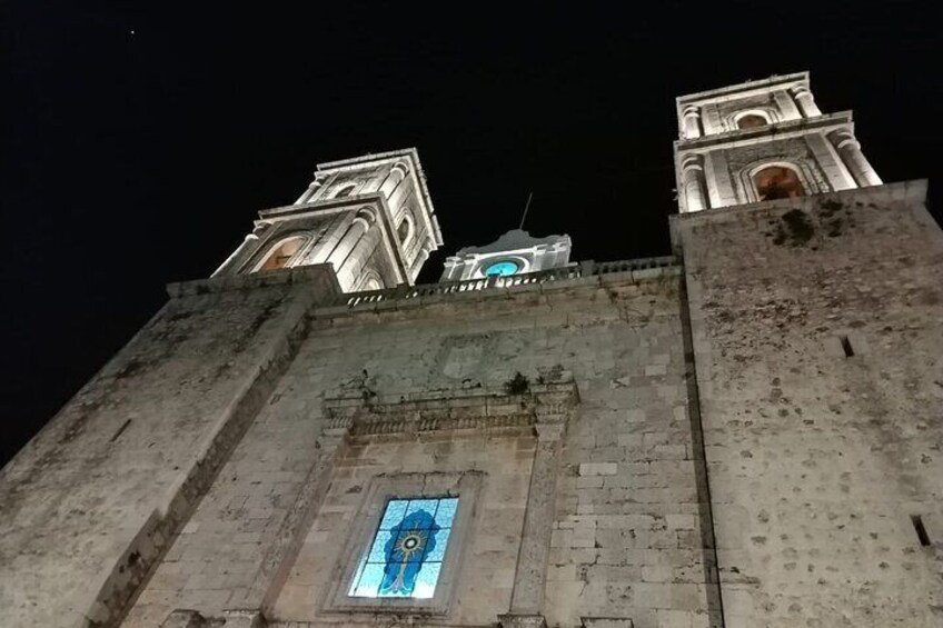 Tour to Explore Valladolid from Merida
