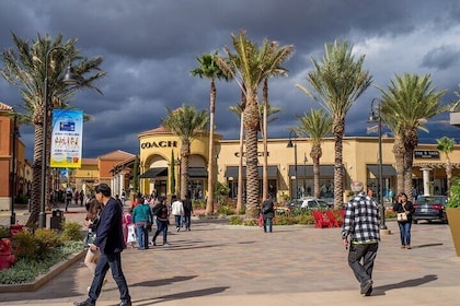Private Shopping Tour from Palm Springs to Desert Hills Outlets
