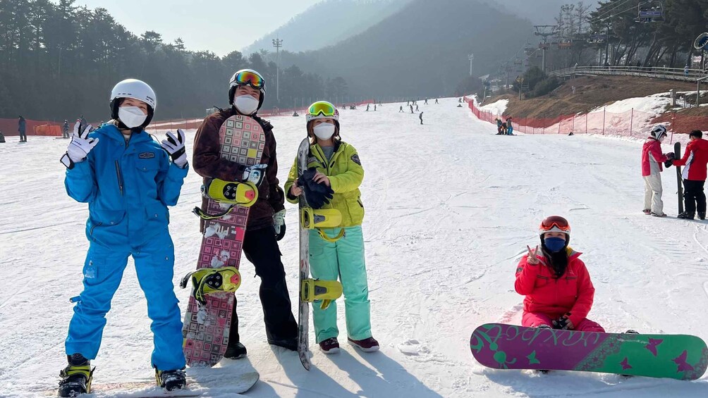 From Seoul: Yongpyong Ski Day Tour with Transportation