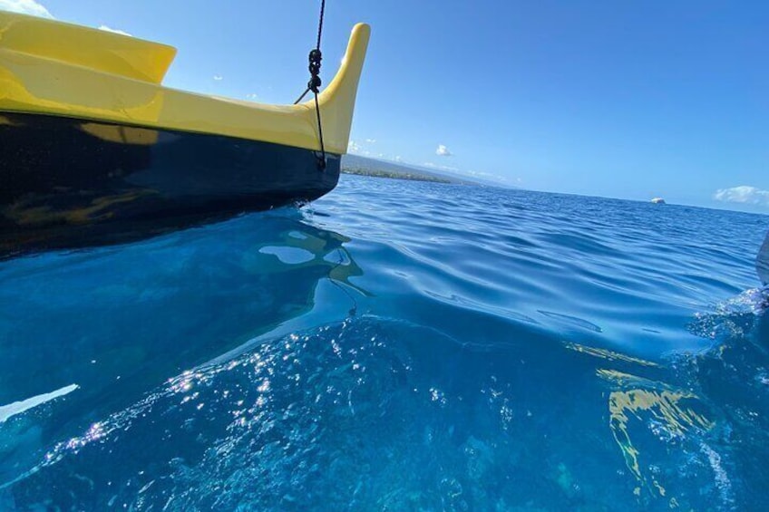 Crystal blue Kona waters await!