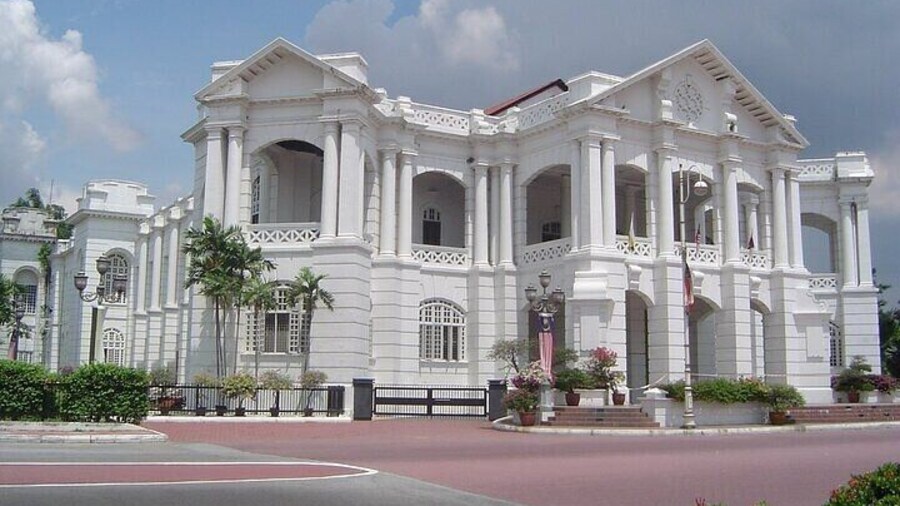 Orang Utan Island and Ipoh Private Day Tour from Kuala Lumpur
