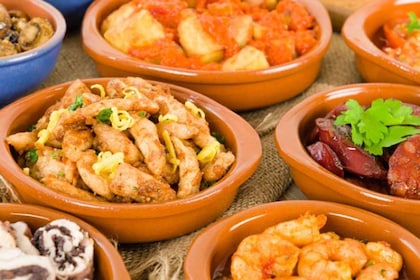 Seville: Tur Tapas 3 Jam dengan Sepeda