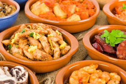 Seville: Tur Tapas 3 Jam dengan Sepeda