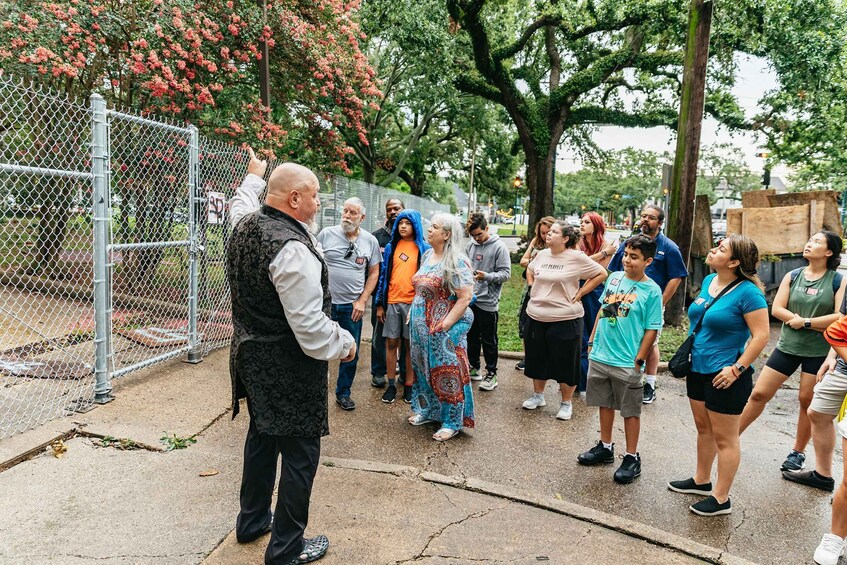 Picture 7 for Activity New Orleans: Dead of Night Ghosts and Cemetery Bus Tour