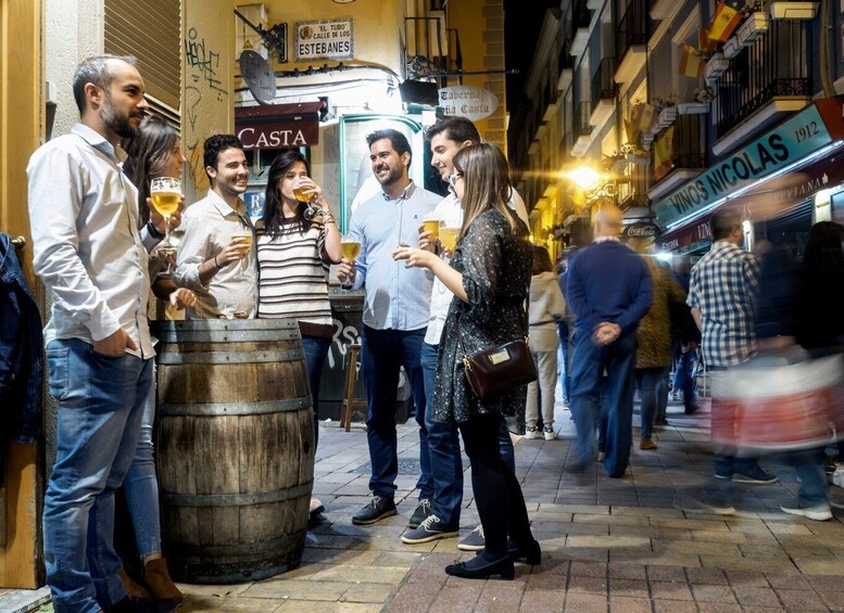 Picture 2 for Activity Zaragoza: Evening Tapas Walking Tour in the Old Town