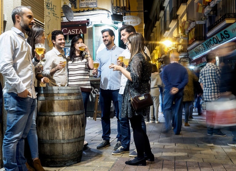 Picture 2 for Activity Zaragoza: Evening Tapas Walking Tour in the Old Town
