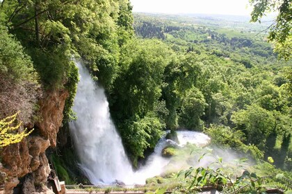 Salónica: excursión privada de un día a las aguas termales de Edessa y Poza...