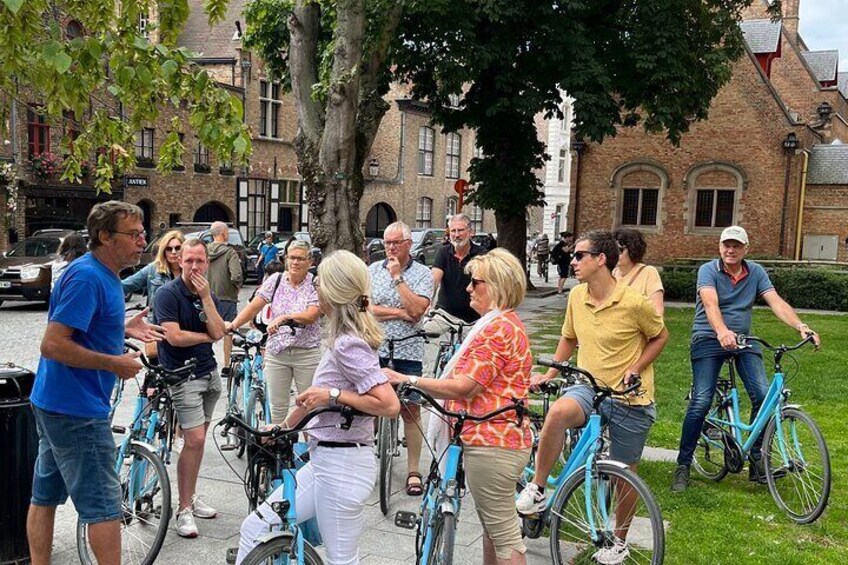 Bruges Discovery by bike with locals