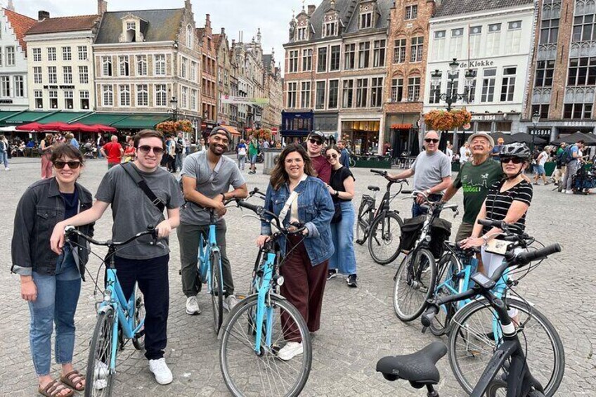 Bruges Discovery by bike with locals