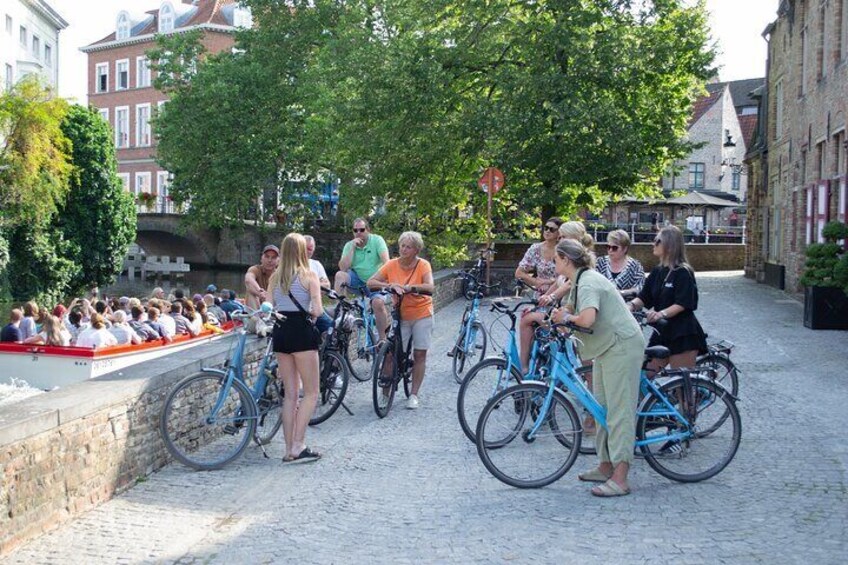 Bruges Discovery by bike with locals