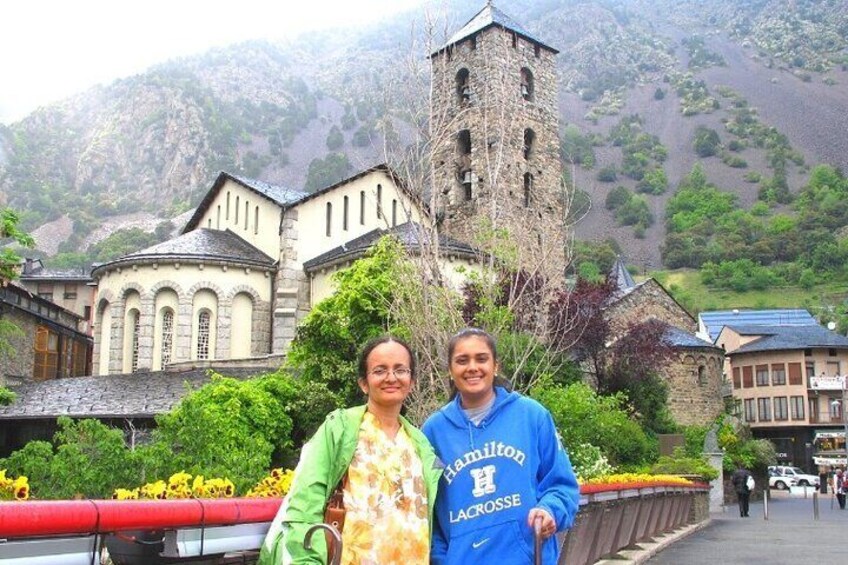 Andorra, France and Spain Day Tour with 2 Guides and Hotel Pickup