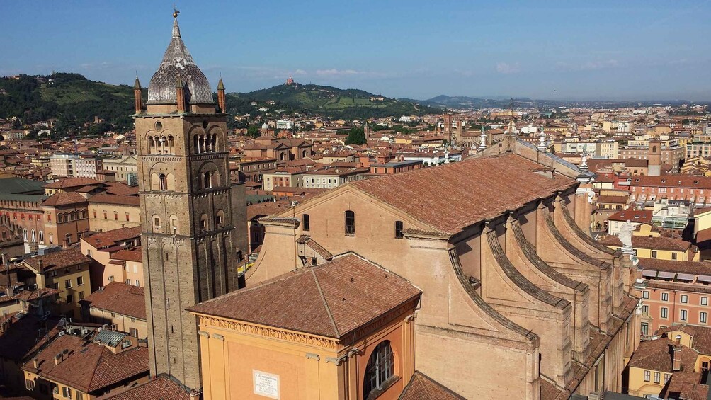 Picture 3 for Activity Bologna: Guided Architecture Walking Tour