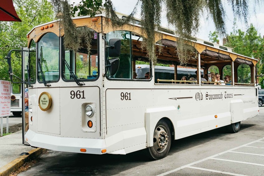 Savannah: History and Sightseeing Trolley Tour