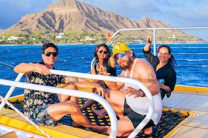 1-Hour Diamond Head Sail of Waikiki Beach