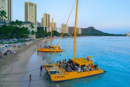 1-Hour Diamond Head Sail of Waikiki Beach