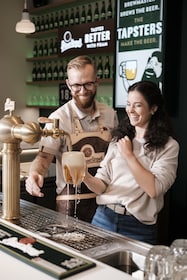 布拉格：Pilsner Urquell Experience 的啤酒倒酒課程