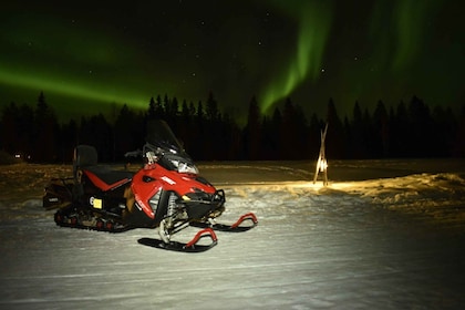 Rovaniemi: Safari Nocturno en Moto de Nieve