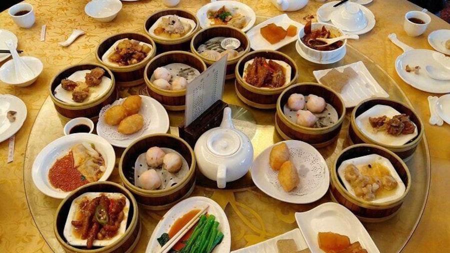 Discovery more Guangzhou evening foodie tour with locals
