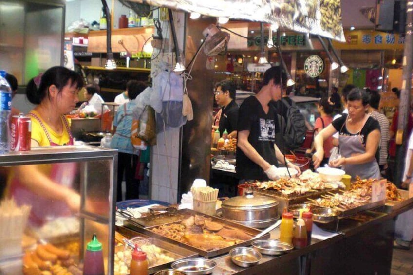 Discovery more Guangzhou evening foodie tour with locals 