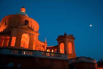 Santuario de S. Luca con tren y guía privado