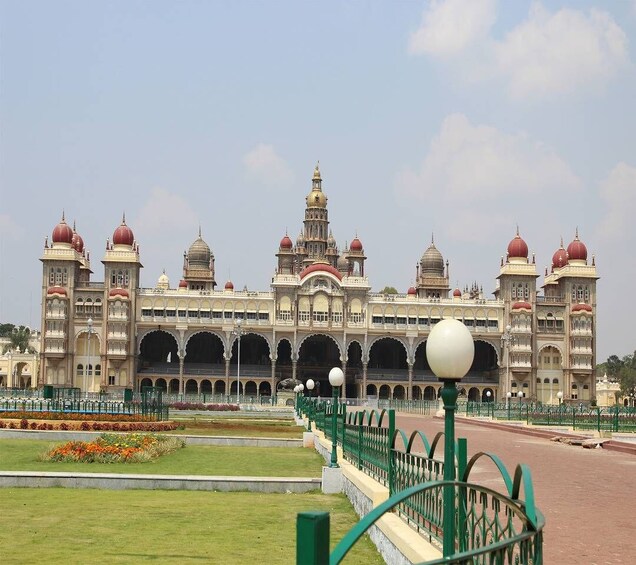 Mysore: 2-Day Palace and Gardens Tour from Bangalore