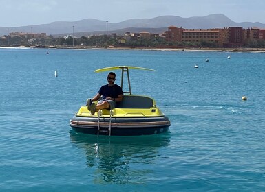 Caleta de Fuste: Electric Boat in Puerto Castillo