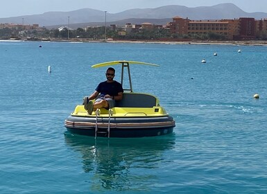 Caleta de Fuste: Barco eléctrico en Puerto Castillo