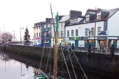 Claddagh Guided Walking Tour in Galway with Free Claddagh Ring