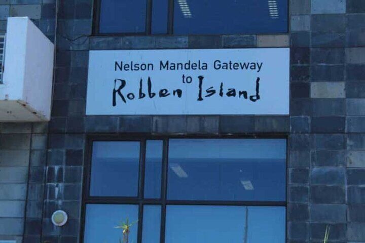 Robben Island Guided History Sightseeing Day Tour from Cape Town