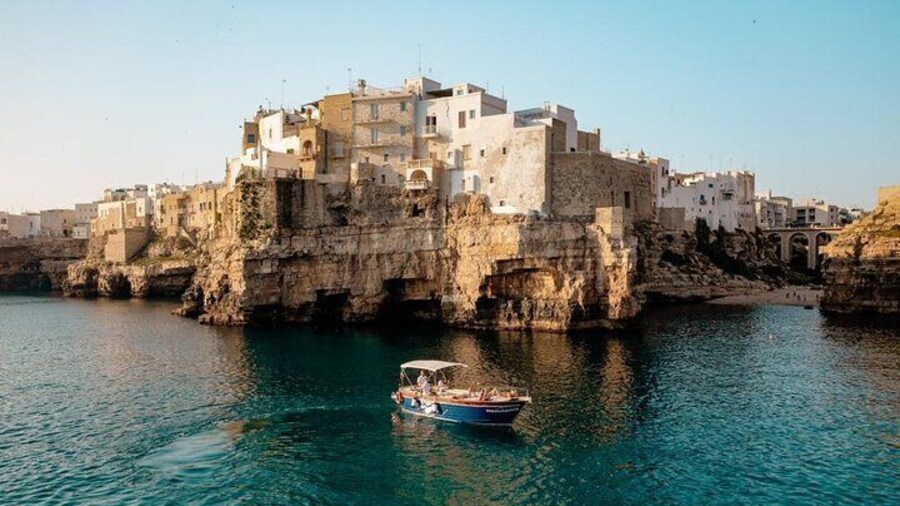 A boat ride along the coast of Polignano a Mare