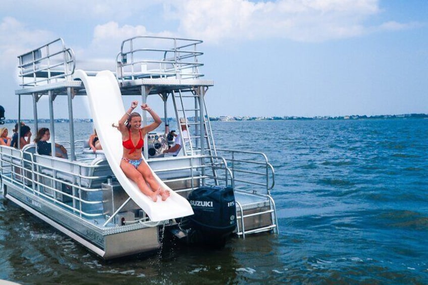 4-Hour Ultimate Party Pontoon Boat Rental in Dewey Beach