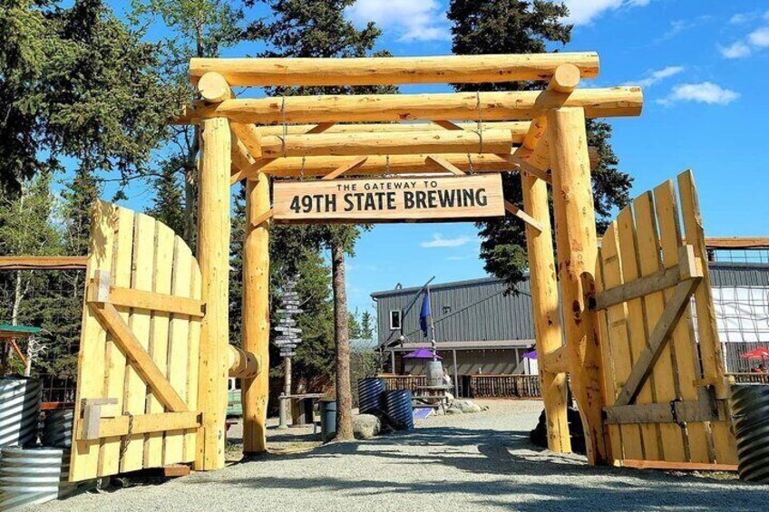 Half Day Husky Homestead Sled Dog Tour and Lunch