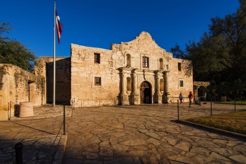 San Antonio Old Town Trolley Hop-on Hop-Off Tour