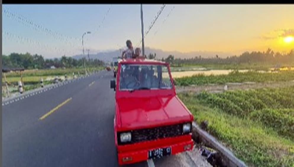 Spirit of Merbabu Village Tour use Toyota Kijang 80s