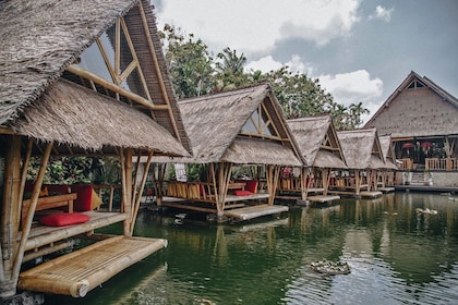 Bali: Bebek Tebasari Resto auf der Ceeking Reisterrasse