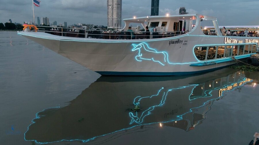 Unicorn Dinner Cruise in Bangkok