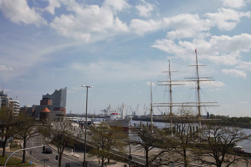 Picture 10 for Activity Hamburg: Night Watchman's Tour of St. Pauli in German