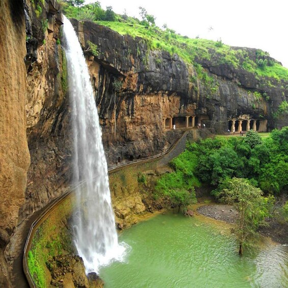 Aurangabad: Ajanta and Ellora Caves Private Day Tour