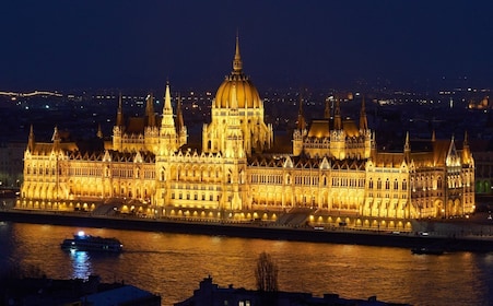 Budapest: 2-tuntinen pienryhmän yökävelykierros yöllä