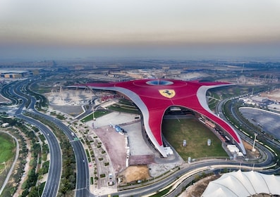 Omvisning i Abu Dhabi-moskeen og Ferrari World fra Abu Dhabi