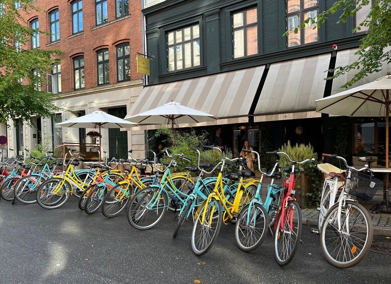 Copenhagen: City Highlights Guided Bike Tour