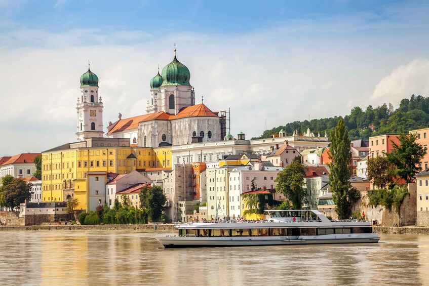 Picture 1 for Activity Passau: 1-Hour Guided City Walking Tour