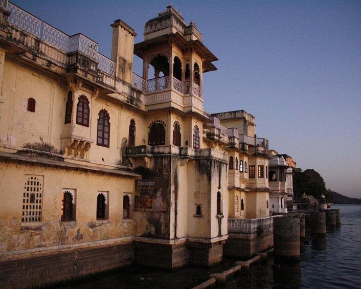 Picture 2 for Activity Udaipur: Evening Boat Ride with Puppet Show and Dinner