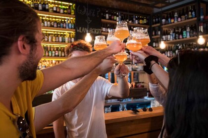 Viena: Comida callejera y degustación de cerveza artesanal en grupo reducid...