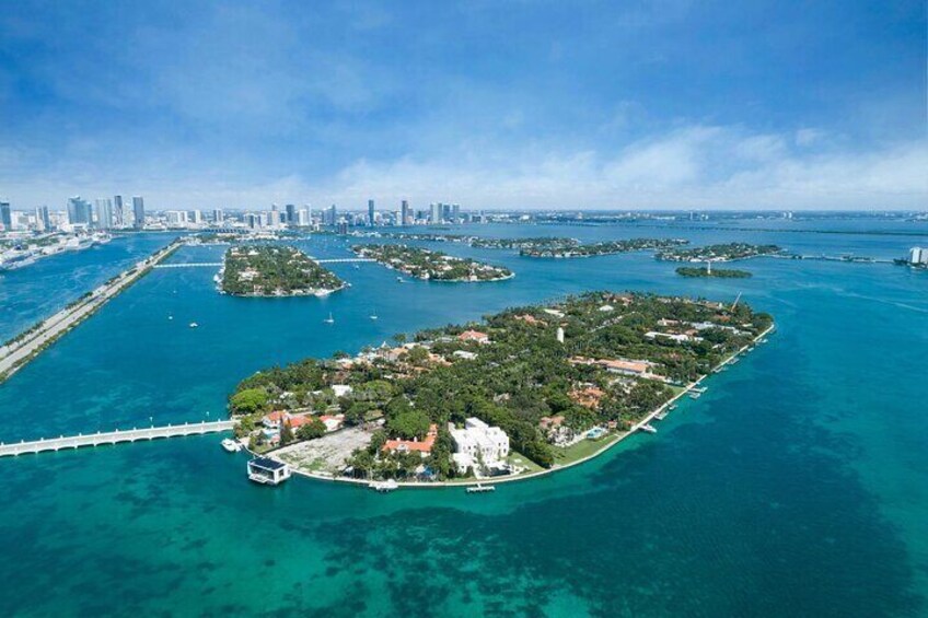 2hr Private Captained Boat Tour in Miami for up to 12 passengers