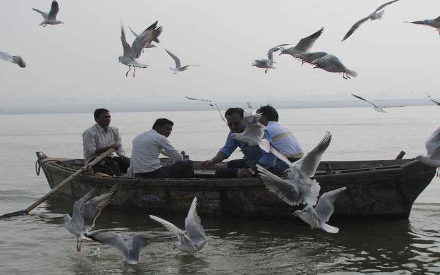 Varanasi: Sunrise Boat Ride w/ Ghats & Morning Rituals