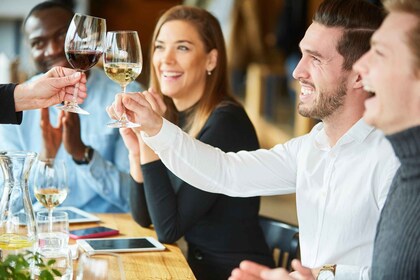 Bologne : Visite de dégustation de vin dans l’une des plus anciennes auberg...