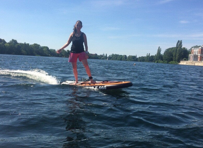 Picture 1 for Activity Potsdam: E-Surfboard Rental