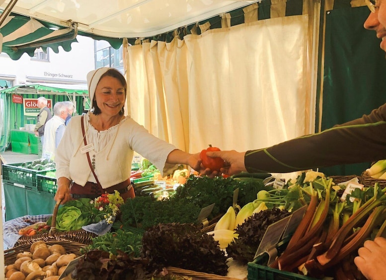 Picture 2 for Activity Ulm: Guided tour through the weekly market with tasters