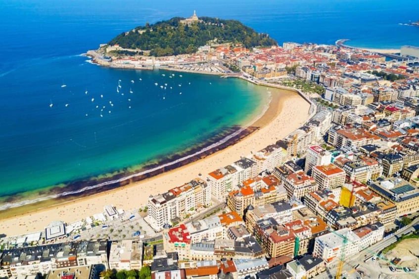 Picture 2 for Activity San Sebastian: Private custom tour with a local guide